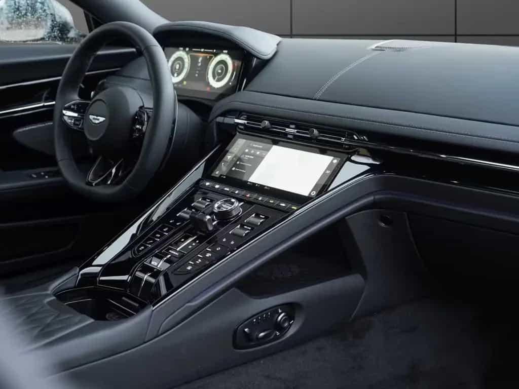 Aston Martin DB12 Volante 06/2026-photo-11