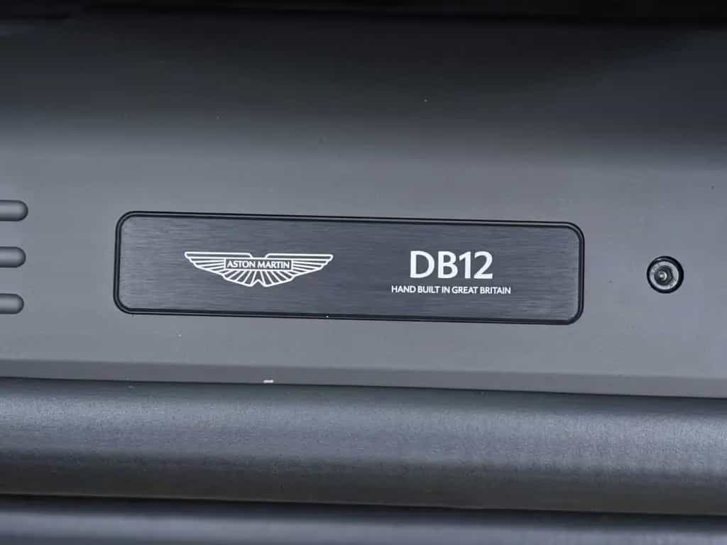 Aston Martin DB12 Volante 06/2026-photo-22