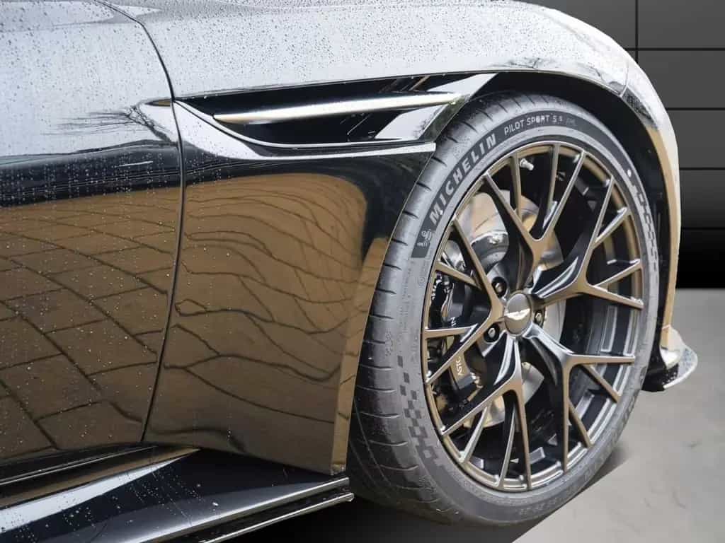 Aston Martin DB12 Volante 06/2026-photo-4