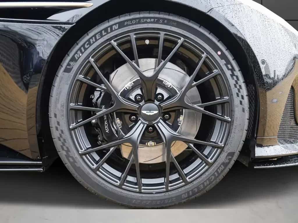 Aston Martin DB12 Volante 06/2026-photo-5