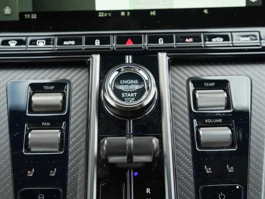 Aston Martin V8 Vantage Roadster ++NP. 283.000€++ 09/2025-photo-15