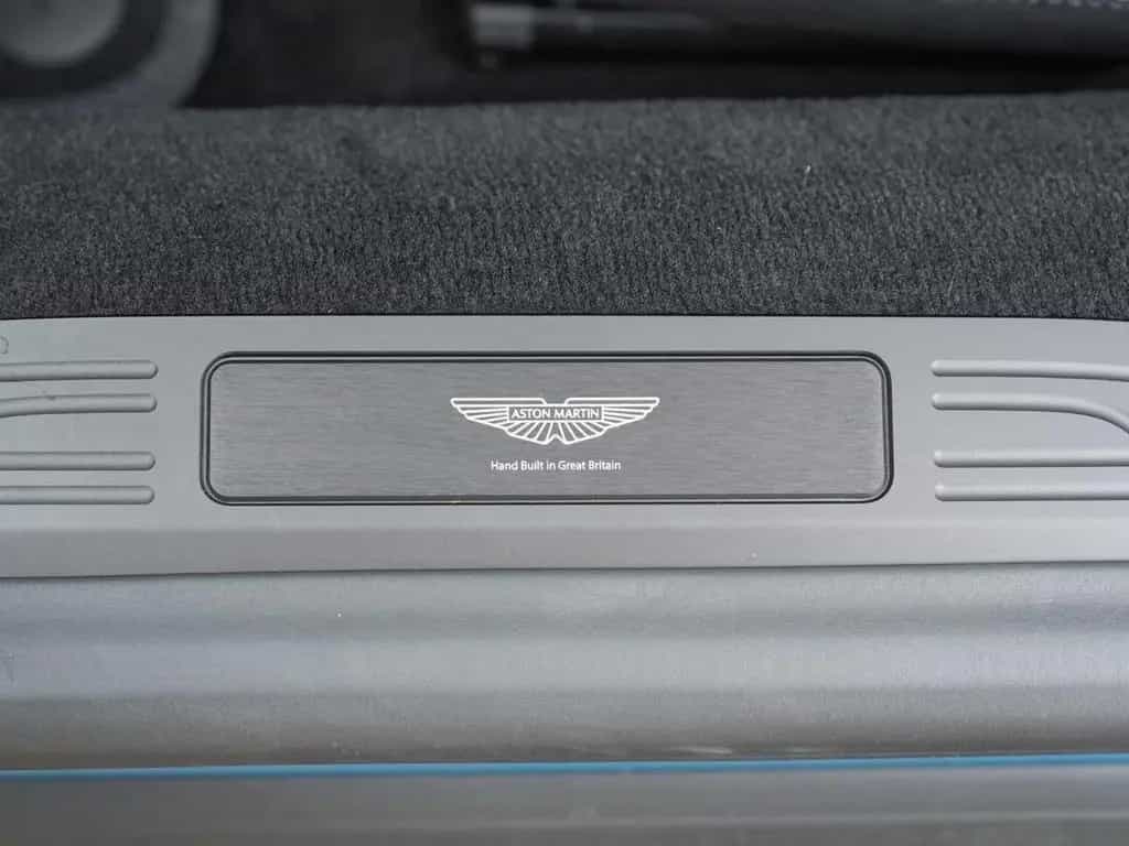 Aston Martin V8 Vantage Roadster ++NP. 283.000€++ 09/2025-photo-21