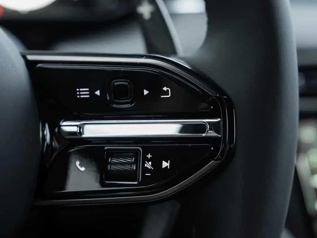 Aston Martin Vanquish Volante UVP 507.400€ 01/2026-photo-27