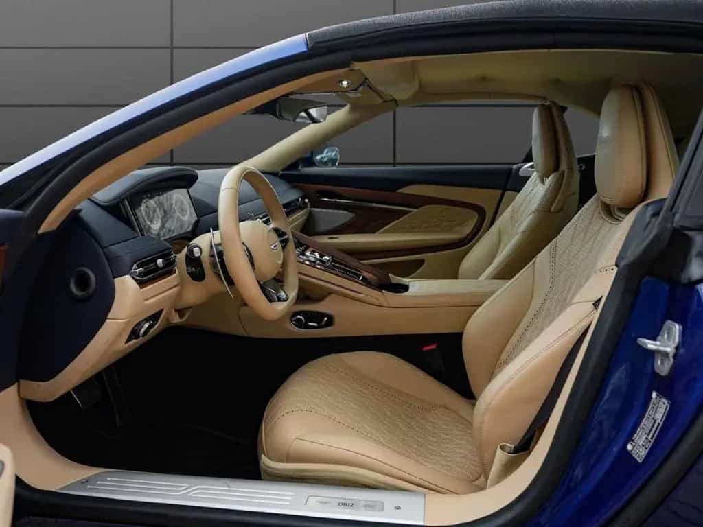 Aston Martin DB12 Volante 05/2024-photo-10