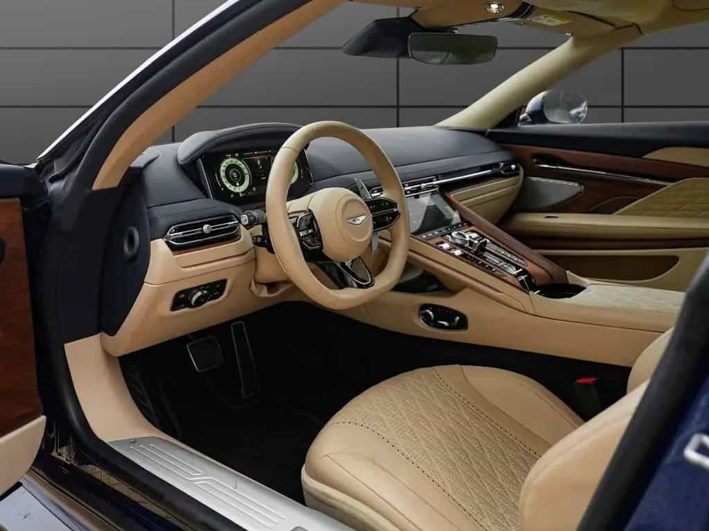 Aston Martin DB12 Volante 05/2024-photo-9