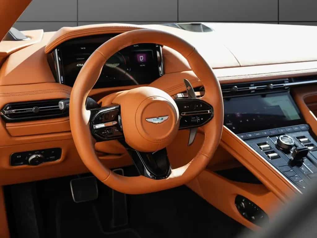 Aston Martin DB12 Volante 09/2024-photo-22
