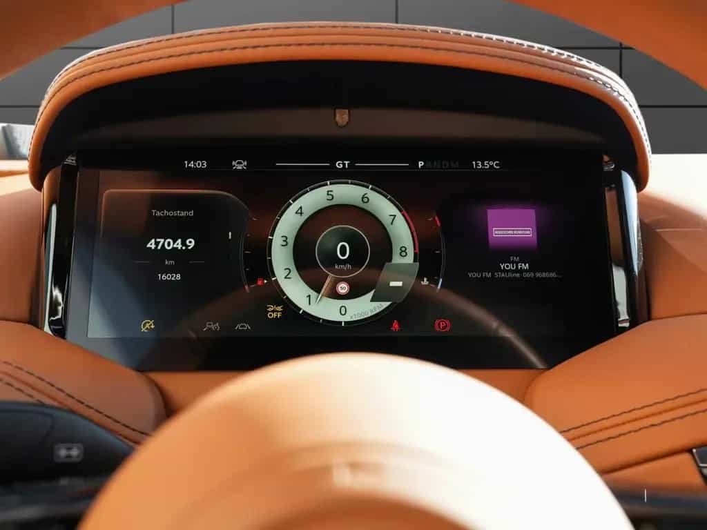 Aston Martin DB12 Volante 09/2024-photo-23