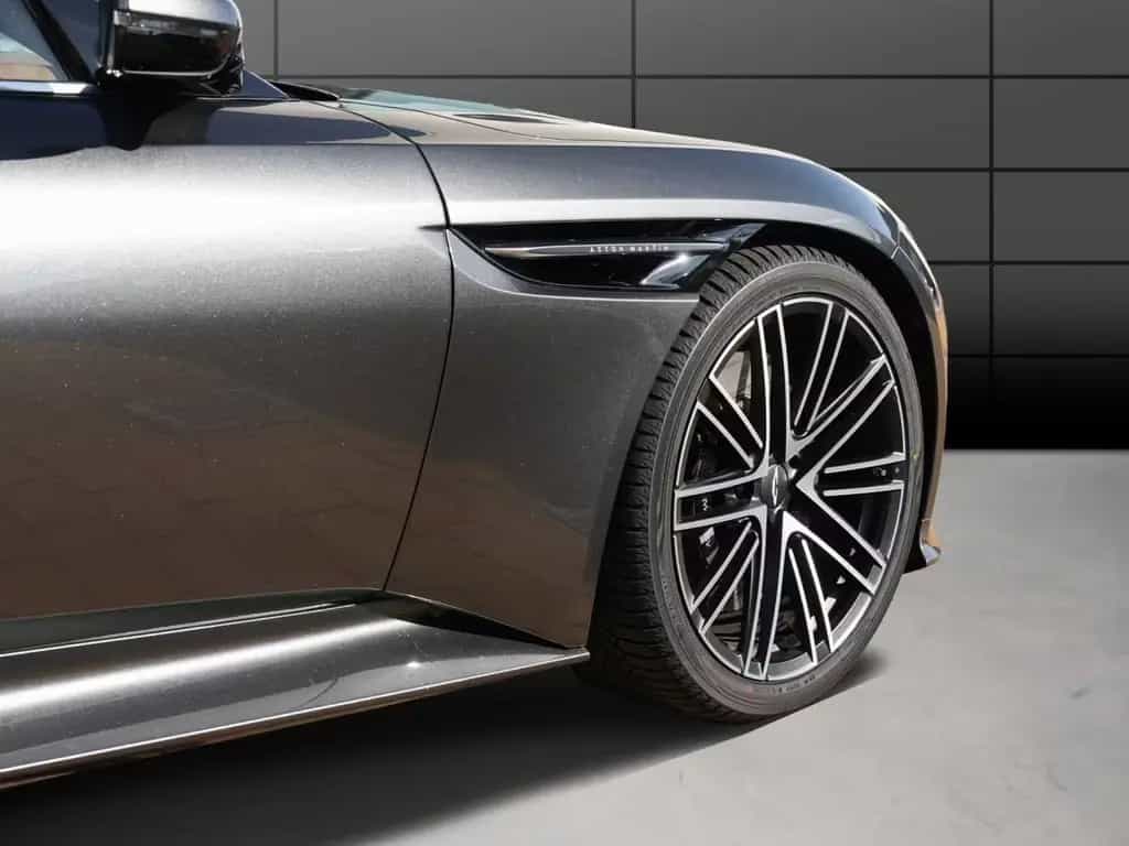 Aston Martin DB12 Volante 09/2024-photo-7