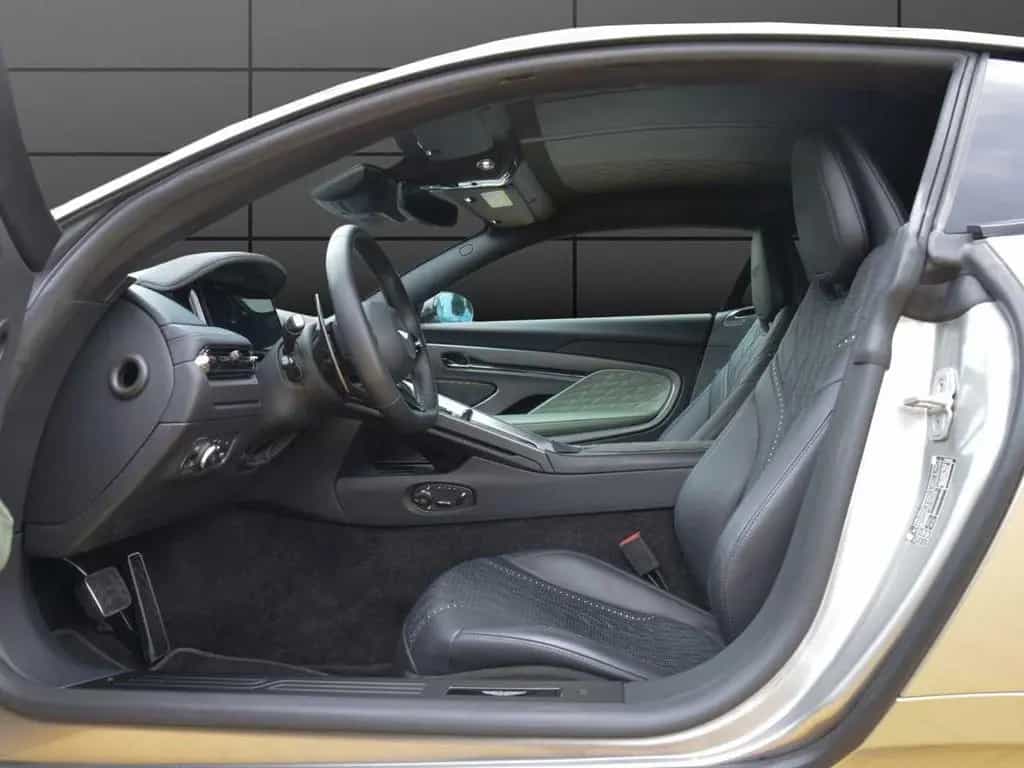 Aston Martin DB12 Coupe 09/2023-photo-10