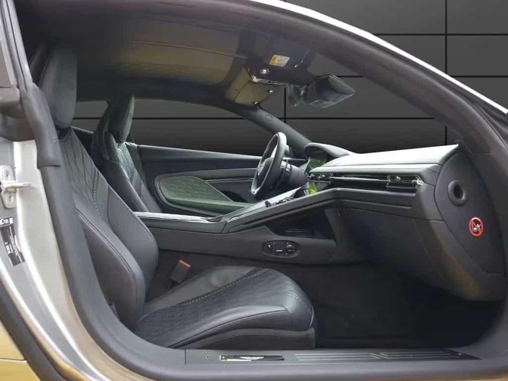 Aston Martin DB12 Coupe 09/2023-photo-11