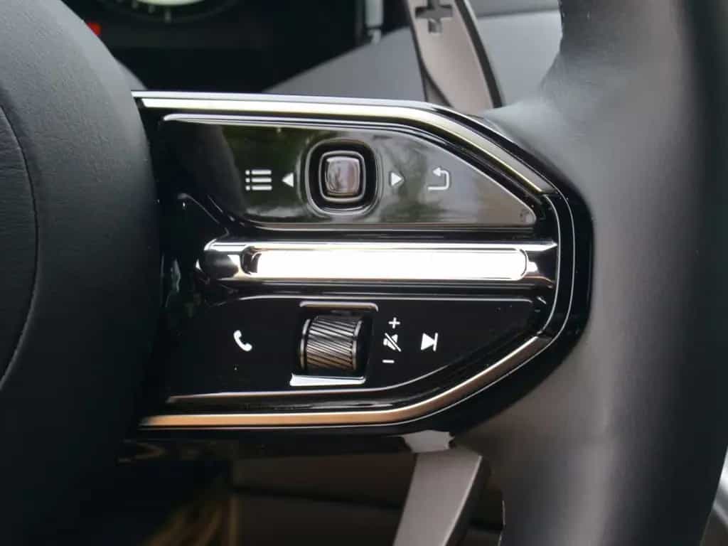Aston Martin DB12 Coupe 09/2023-photo-23