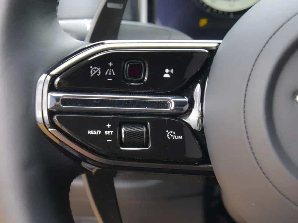 Aston Martin DB12 Coupe 09/2023-photo-24