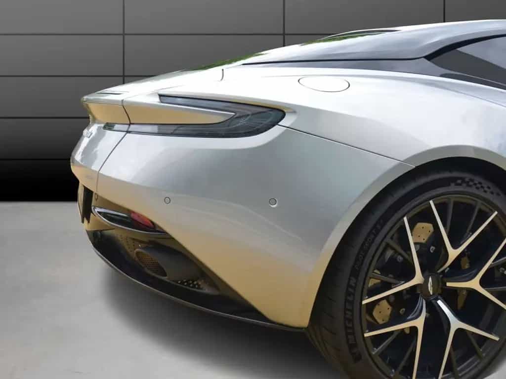 Aston Martin DB12 Coupe 09/2023-photo-3
