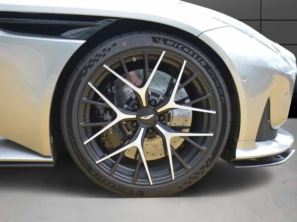Aston Martin DB12 Coupe 09/2023-photo-5