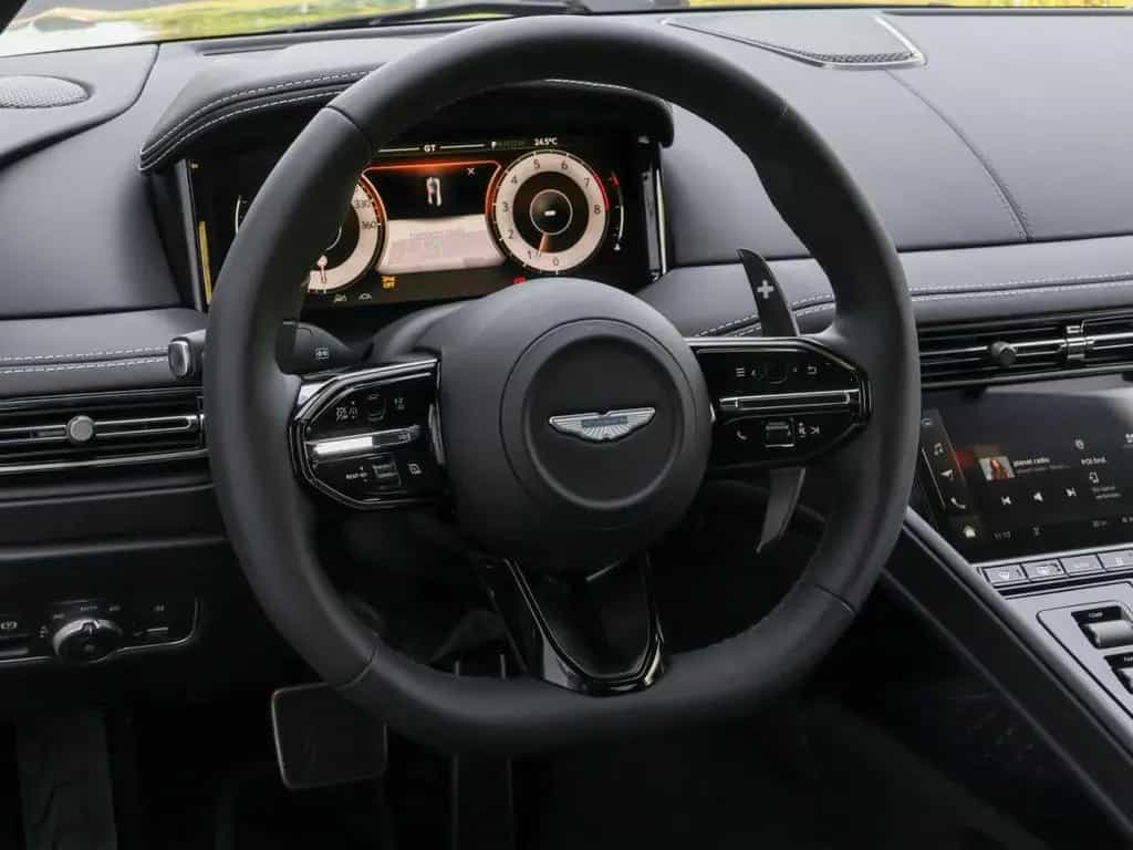 Aston Martin DB12 Coupe null-photo-19
