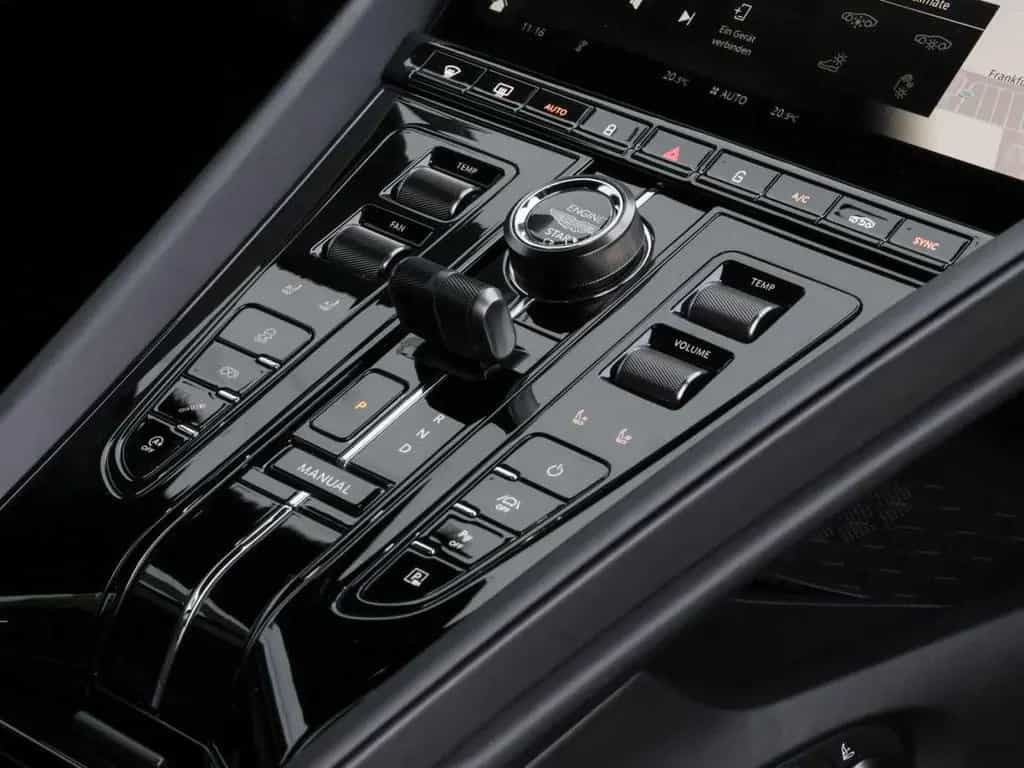 Aston Martin DB12 Coupe null-photo-27