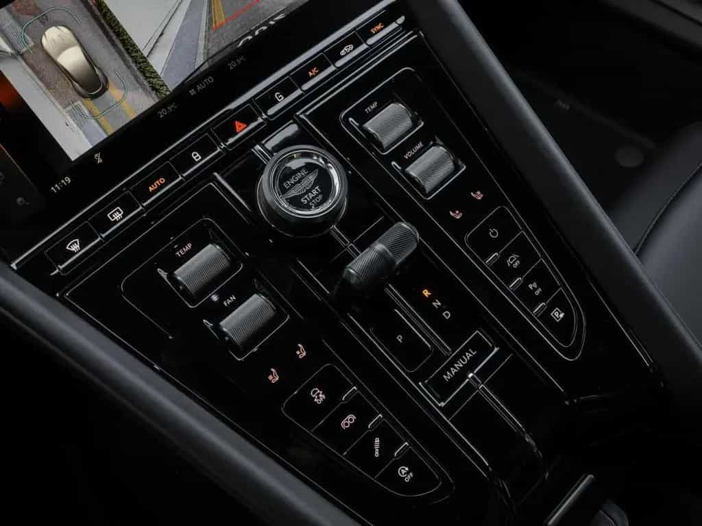 Aston Martin DB12 Coupe null-photo-28