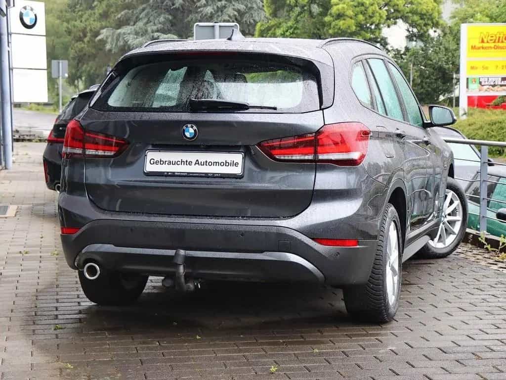 BMW X1 sDrive18i 03/2021-photo-2