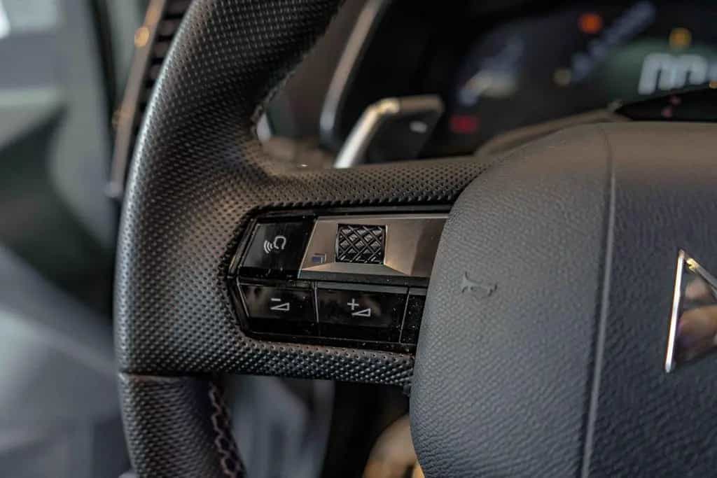 DS Automobiles DS7 (Crossback) DS7 Crossback Performance Line Nachsicht Panoram 10/2020-photo-28