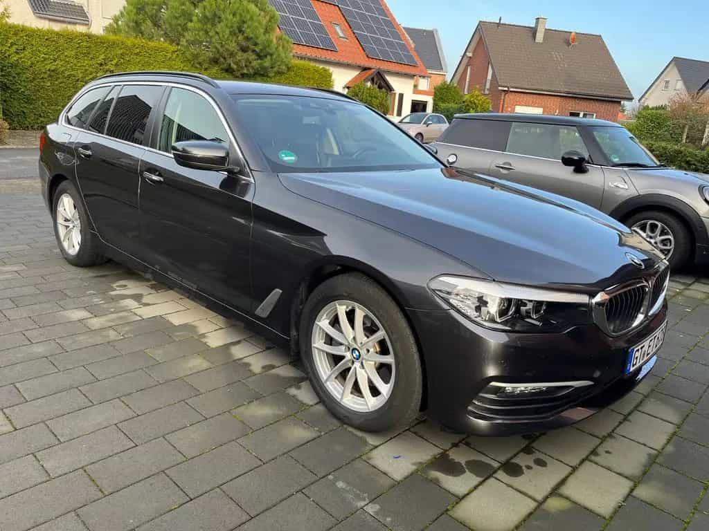 BMW 520 d Touring SHZ LHZ LED Ambiente Scheckheft BMW 10/2017-photo-1