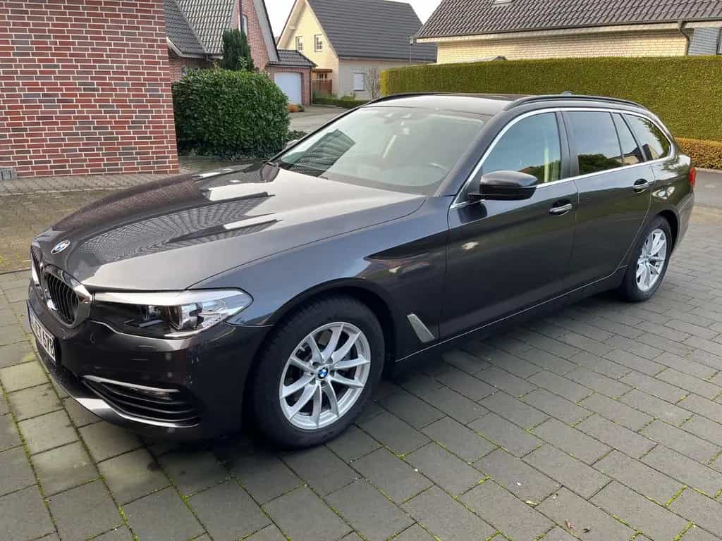 BMW 520 d Touring SHZ LHZ LED Ambiente Scheckheft BMW 10/2017-photo-2