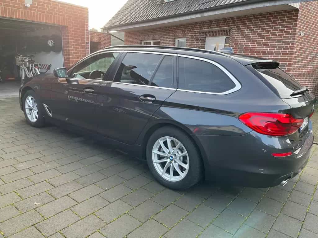 BMW 520 d Touring SHZ LHZ LED Ambiente Scheckheft BMW 10/2017-photo-4