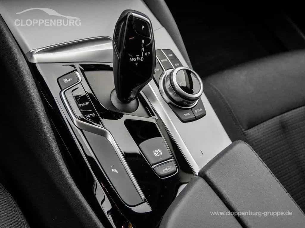 BMW 520 d Touring SHZ LHZ LED Ambiente Scheckheft BMW 10/2017-photo-7