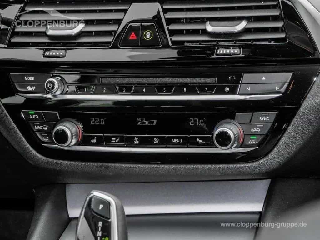 BMW 520 d Touring SHZ LHZ LED Ambiente Scheckheft BMW 10/2017-photo-8