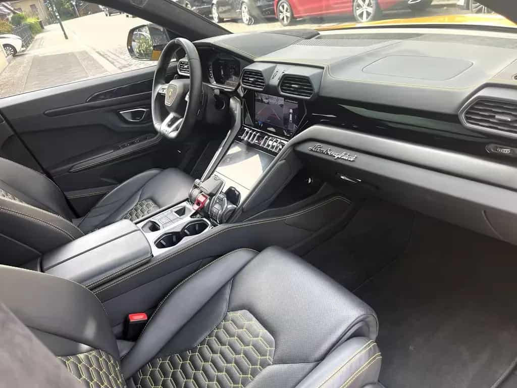 Lamborghini Urus S 03/2023-photo-12