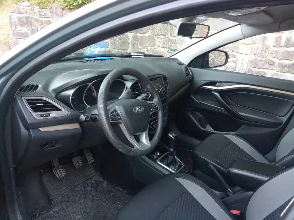 Lada Vesta Kombi TÜV NEU, guter Zustand 10/2018-photo-4