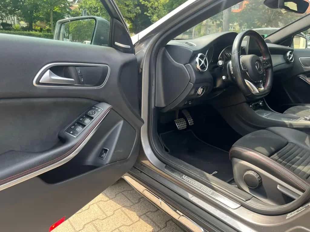 Mercedes-Benz GLA 220 GLA -Klasse 4Matic AMG Line/Tüv neu 11/2018-photo-11