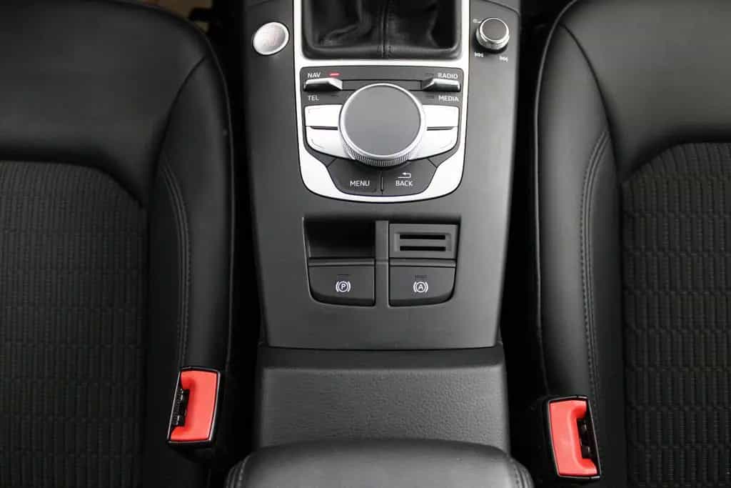 Audi A3 Sportback *Tüv&Inspektion Neu*Navi*LED* 03/2015-photo-16
