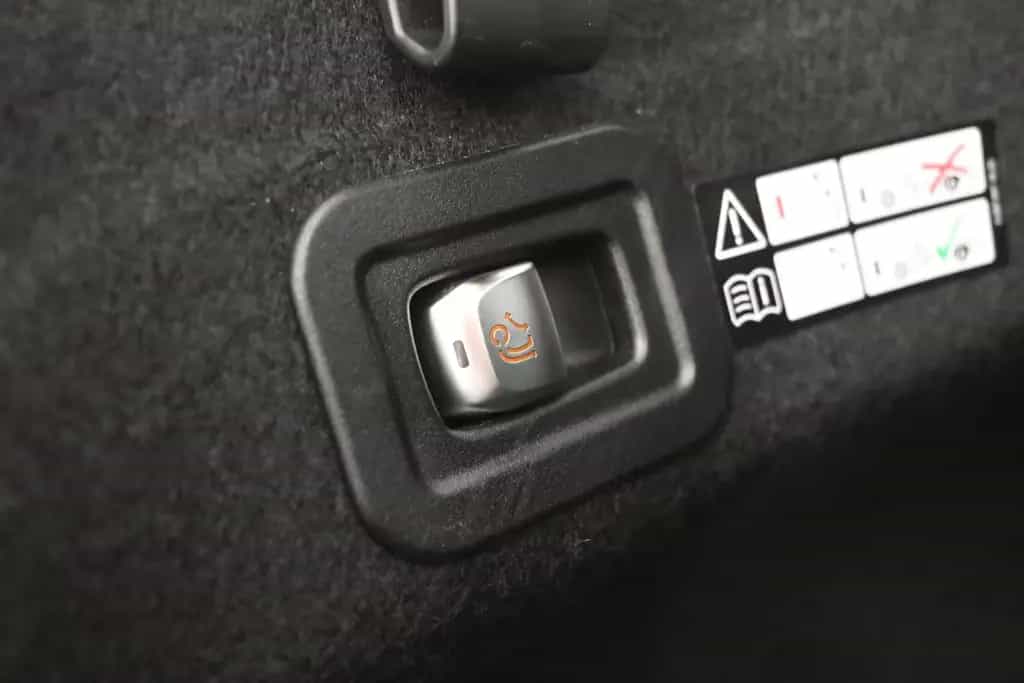 Mercedes-Benz C 220 d Avantgarde *KAMERA *2-ZONEN *DISTRONIC 05/2019-photo-19