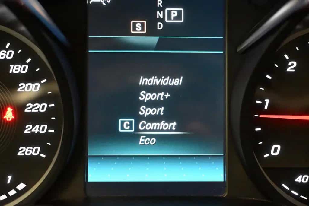 Mercedes-Benz C 220 d Avantgarde *KAMERA *2-ZONEN *DISTRONIC 05/2019-photo-27