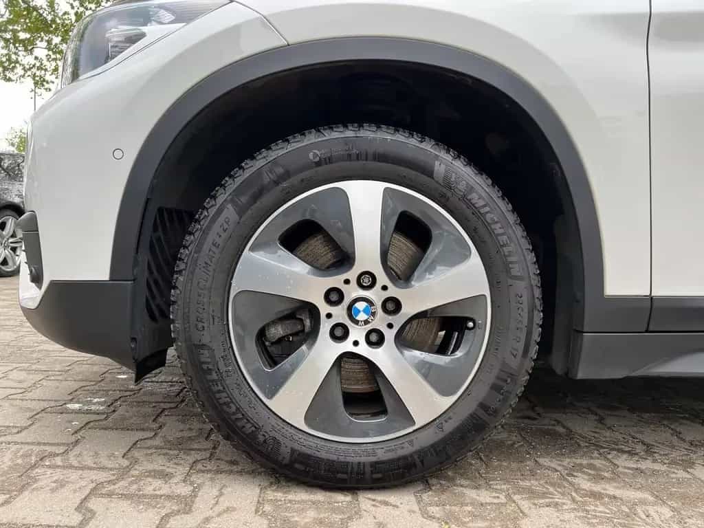BMW X1 sDrive20i Aut. Leder Navi Sitzhzg PDC Sportsi 07/2018-photo-2
