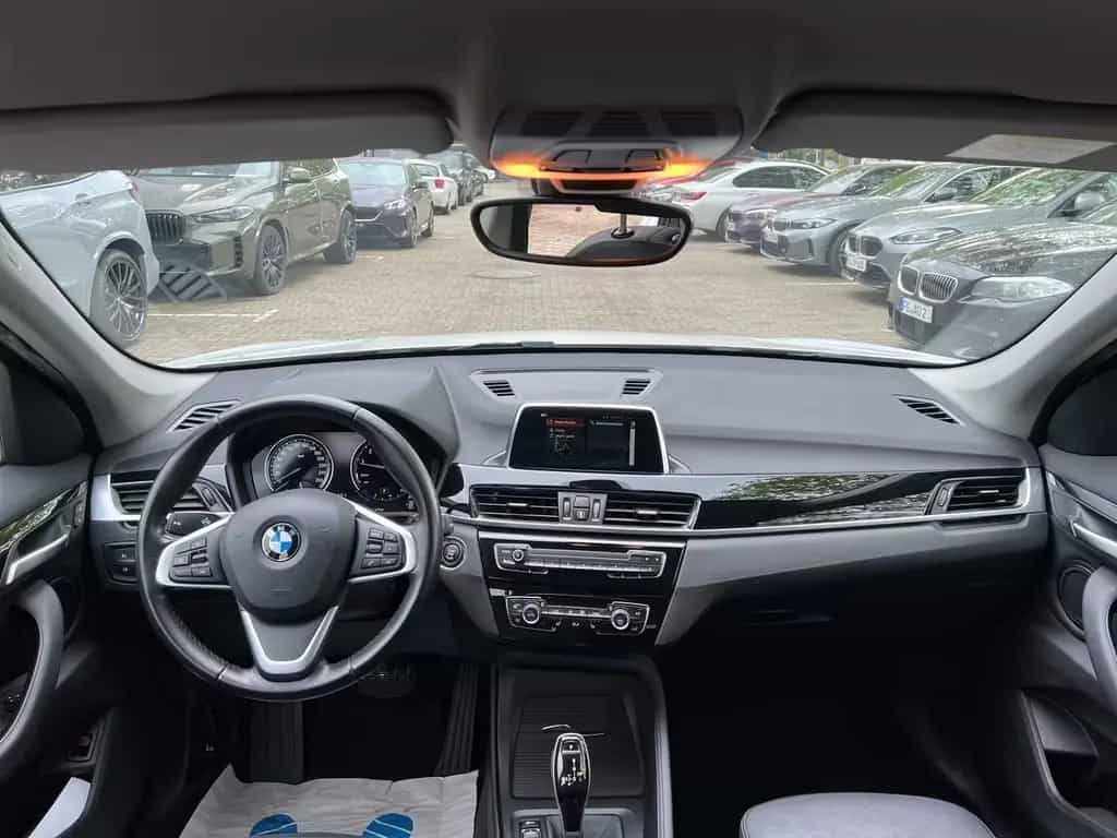 BMW X1 sDrive20i Aut. Leder Navi Sitzhzg PDC Sportsi 07/2018-photo-9