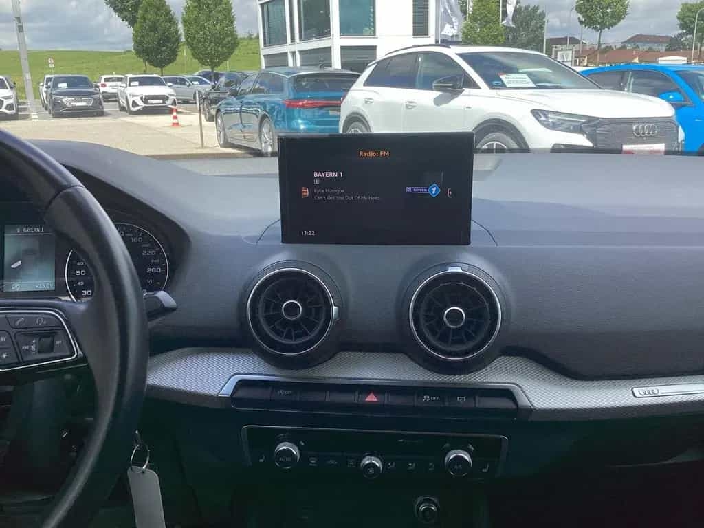 Audi Q2 1.4 TFSI, CarPlay, PDC, Fernlichassistent, Te 08/2018-photo-11