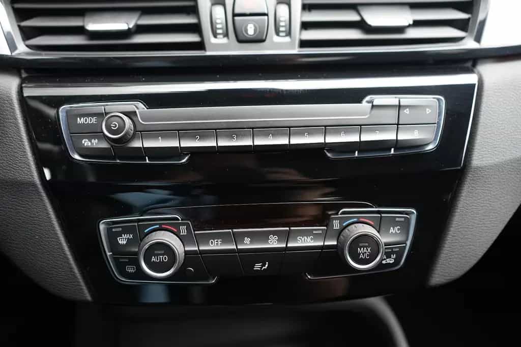 BMW X1 sDrive 20d Advantage*LED*NAVI*HARMAN*PDC*CAM* 04/2019-photo-30