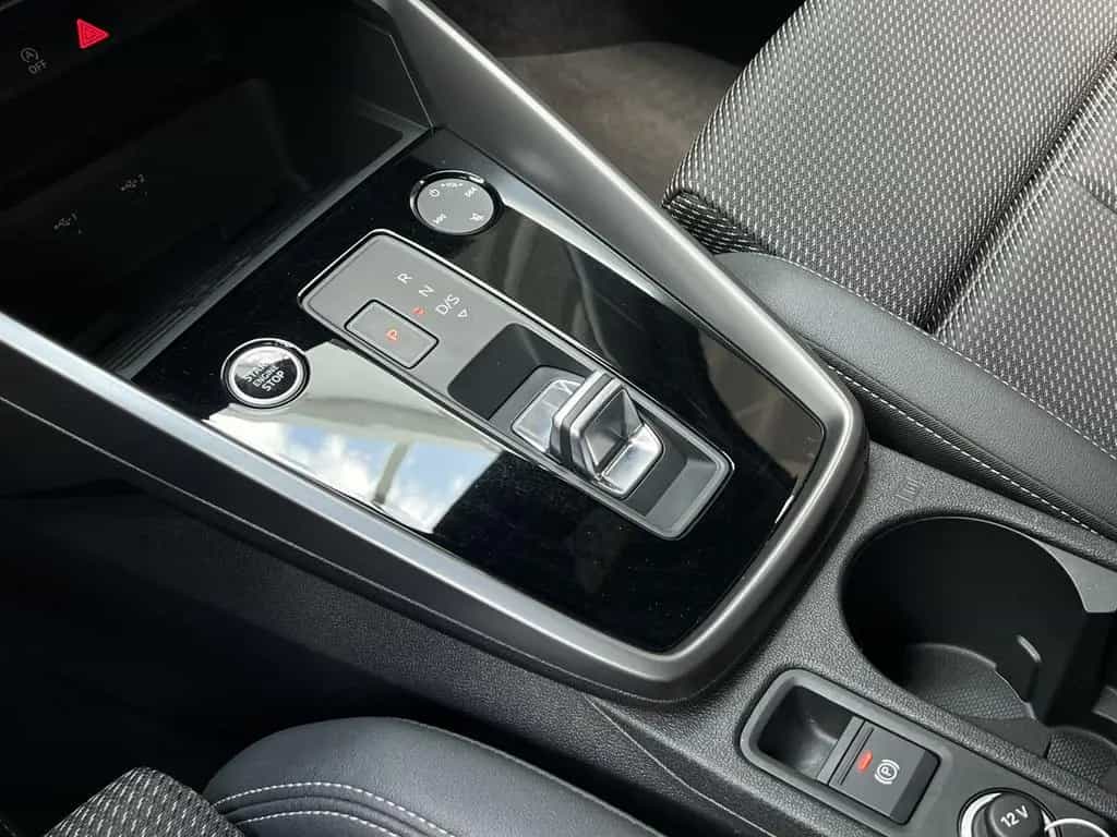 Audi A3 30 TFSI advanced S-Line CarPlay Navi PDC ACC 10/2023-photo-24