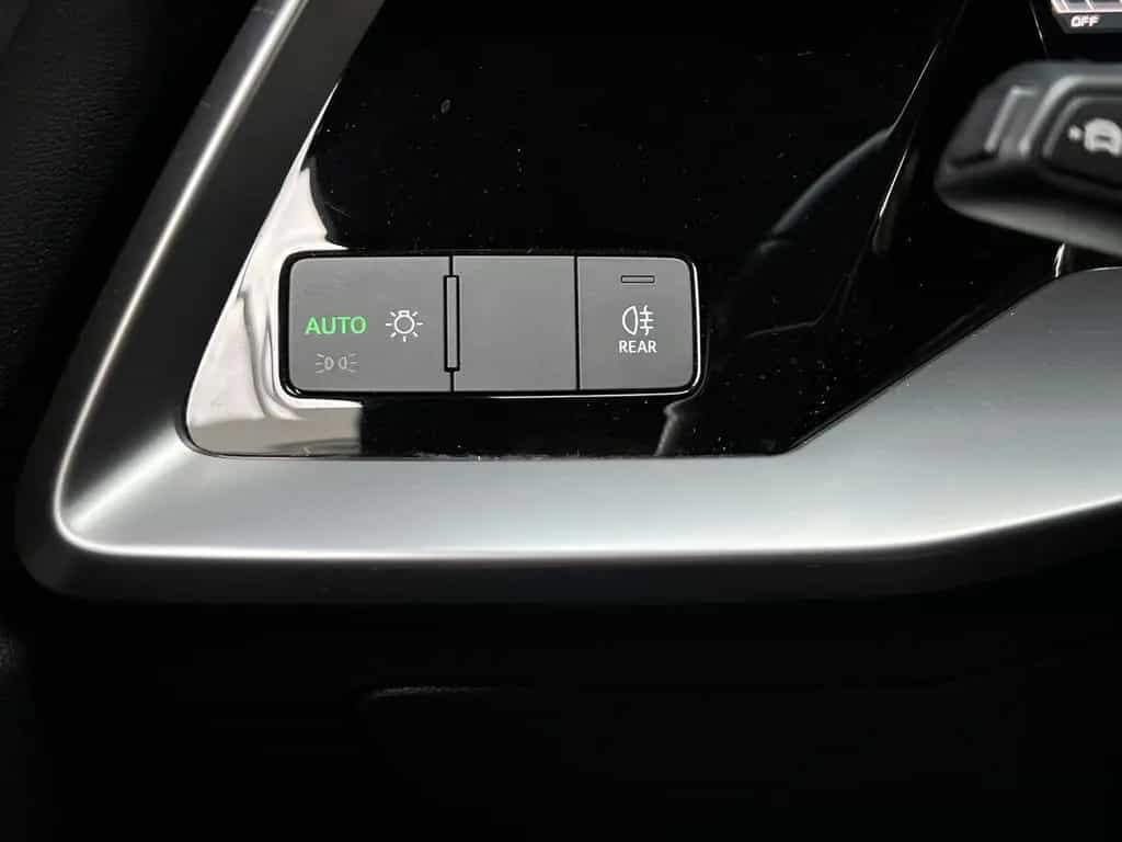 Audi A3 30 TFSI advanced S-Line CarPlay Navi PDC ACC 10/2023-photo-33