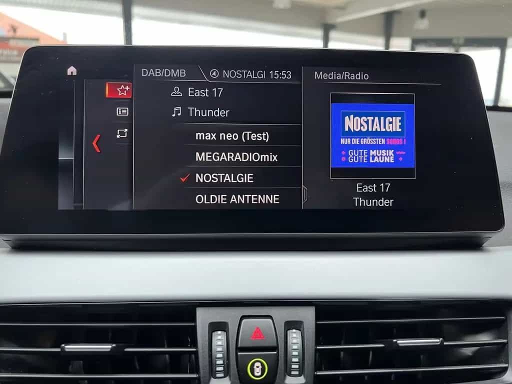 BMW X1 sDrive 18i Navi RFK LED SHZ VOLLFOLIERUNG 10/2020-photo-19
