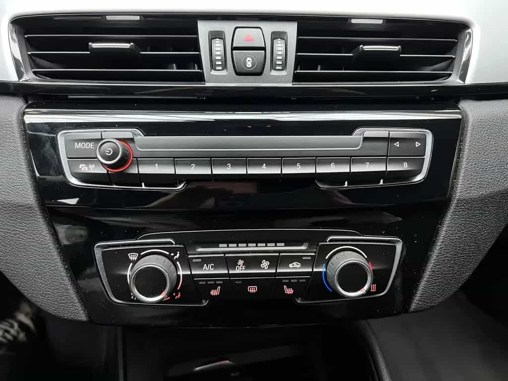 BMW X1 sDrive 18i Navi RFK LED SHZ VOLLFOLIERUNG 10/2020-photo-24