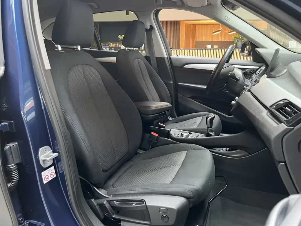 BMW X1 sDrive 18i Navi RFK LED SHZ VOLLFOLIERUNG 10/2020-photo-27