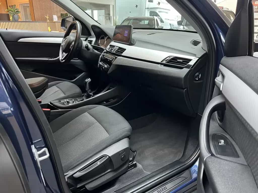 BMW X1 sDrive 18i Navi RFK LED SHZ VOLLFOLIERUNG 10/2020-photo-28