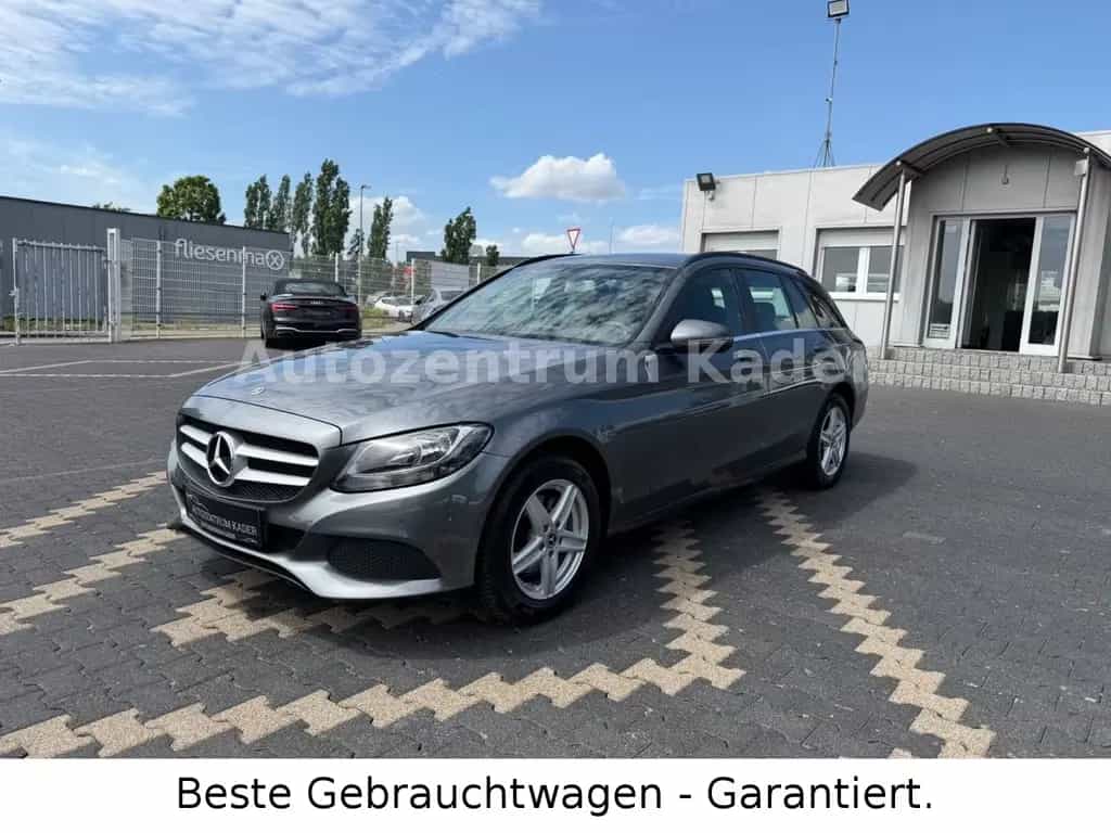 Mercedes-Benz C 180 CGI T*1.Hand*AHK*Navi*Tempomat*SitzHeizung 06/2017-photo-2