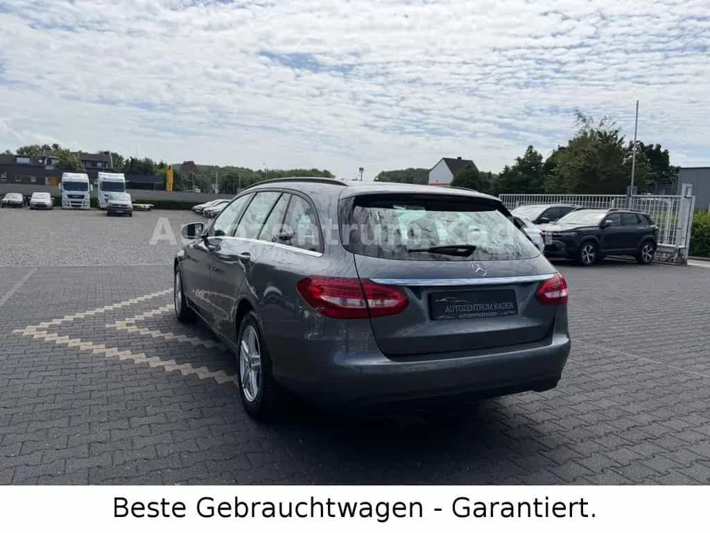 Mercedes-Benz C 180 CGI T*1.Hand*AHK*Navi*Tempomat*SitzHeizung 06/2017-photo-4