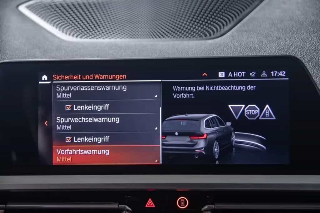 BMW 320 d Touring xDrive Sport Line HUD/Laser/Standhz 08/2020-photo-18