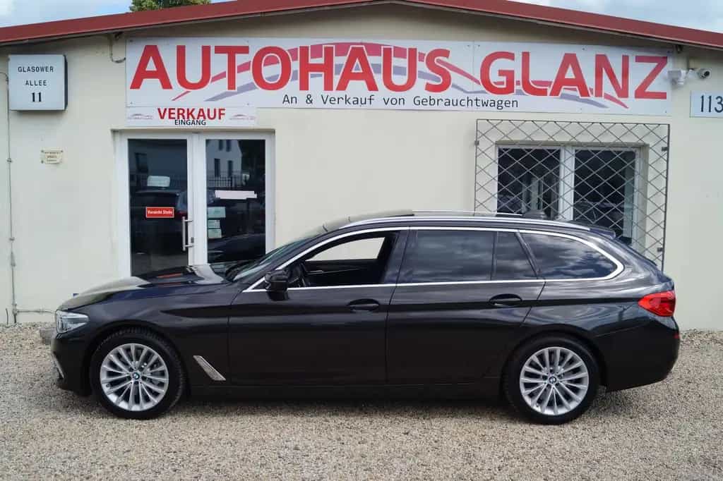 BMW 530 d xDrive touring Luxury Line Pano*AHK*Harman 07/2018-photo-1