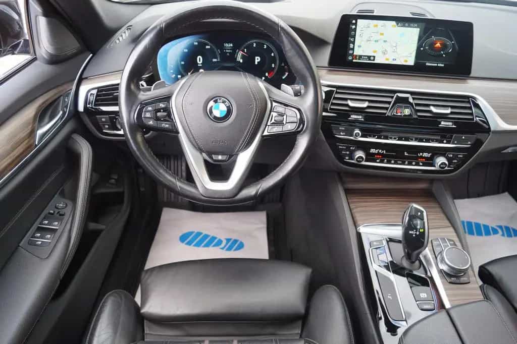BMW 530 d xDrive touring Luxury Line Pano*AHK*Harman 07/2018-photo-11