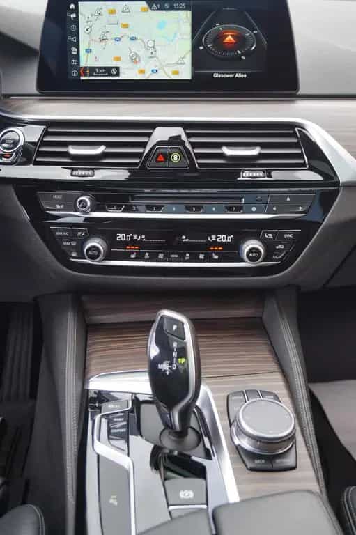 BMW 530 d xDrive touring Luxury Line Pano*AHK*Harman 07/2018-photo-12